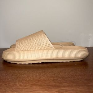 Cloud Cushion Slides